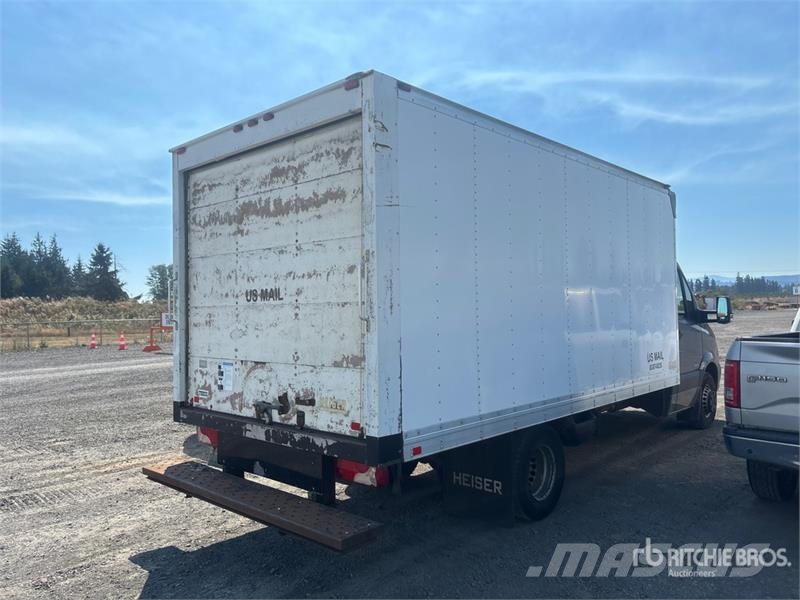 Mercedes-Benz Sprinter 4x2 Van Truck Box body trucks