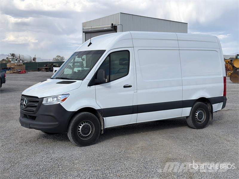 Mercedes-Benz Sprinter 2500 Cargo Van パネルバン