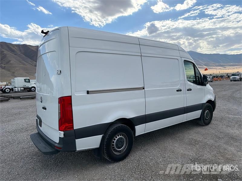 Mercedes-Benz Sprinter 2500 Cargo Van パネルバン