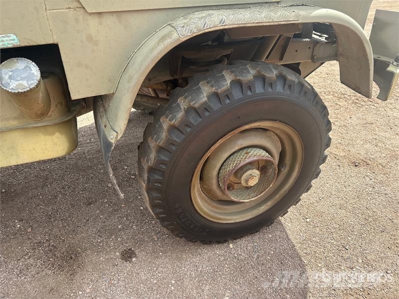 Mercedes-Benz Unimog 4x4 Utility Vehicle ماكينات منفعة عامة