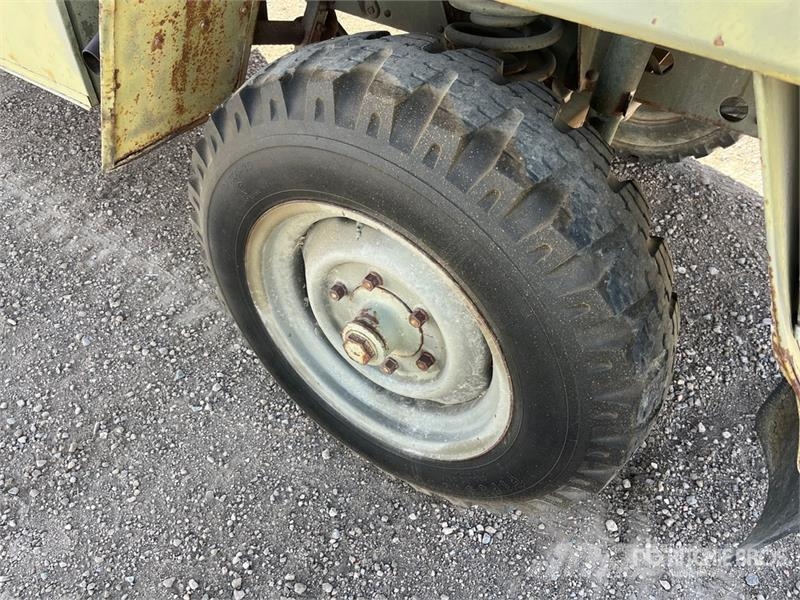 Mercedes-Benz Unimog 4x4 Flatbed Truck 平板式/側卸式卡車