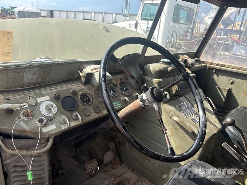 Mercedes-Benz Unimog 4x4 Utility Vehicle ماكينات منفعة عامة