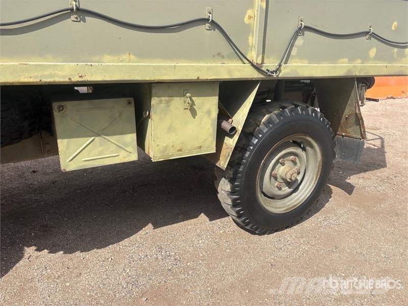 Mercedes-Benz Unimog 4x4 Utility Vehicle ماكينات منفعة عامة