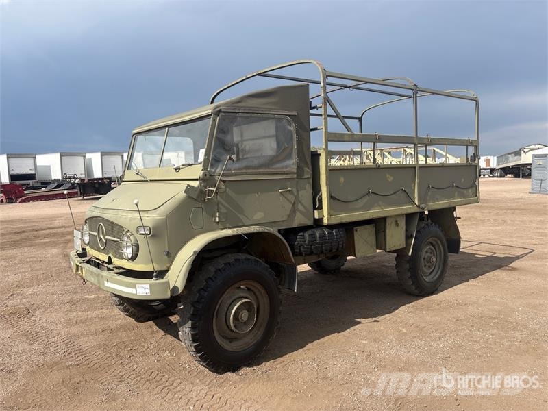 Mercedes-Benz Unimog 4x4 Utility Vehicle ماكينات منفعة عامة