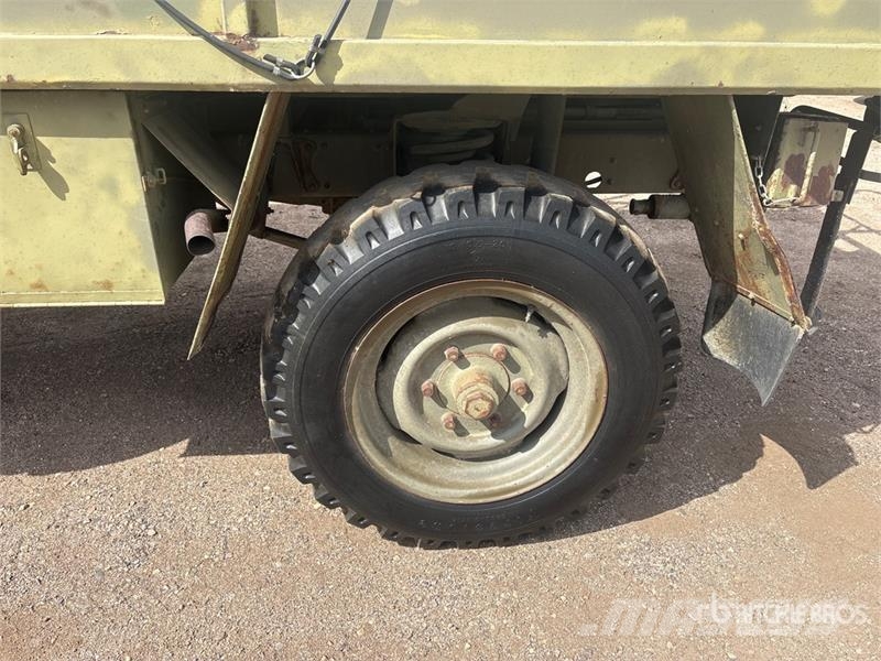 Mercedes-Benz Unimog 4x4 Utility Vehicle ماكينات منفعة عامة