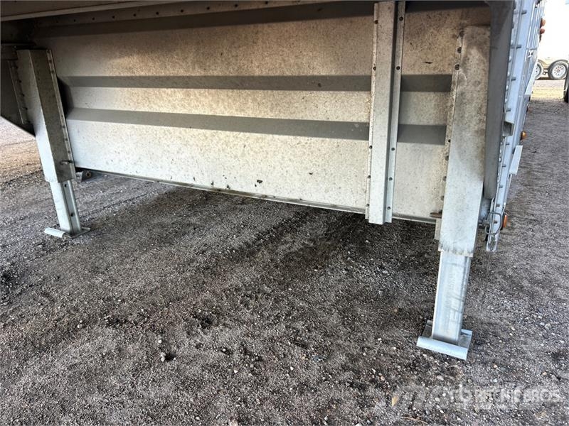 Merritt 53 ft Tri/A Livestock Trailer Prikolice za prevoz živine