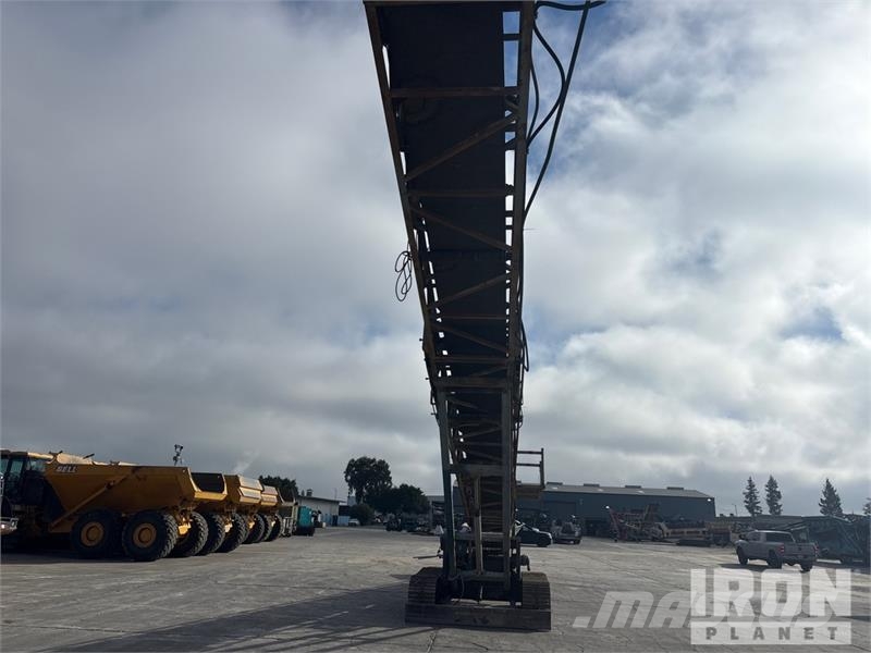  MGL 7536T 32 in x Tracked Stacking Conveyor معدات البناء - غير ذلك