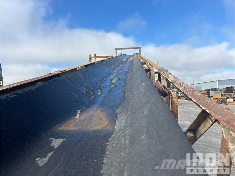  MGL 7536T 32 in x Tracked Stacking Conveyor معدات البناء - غير ذلك
