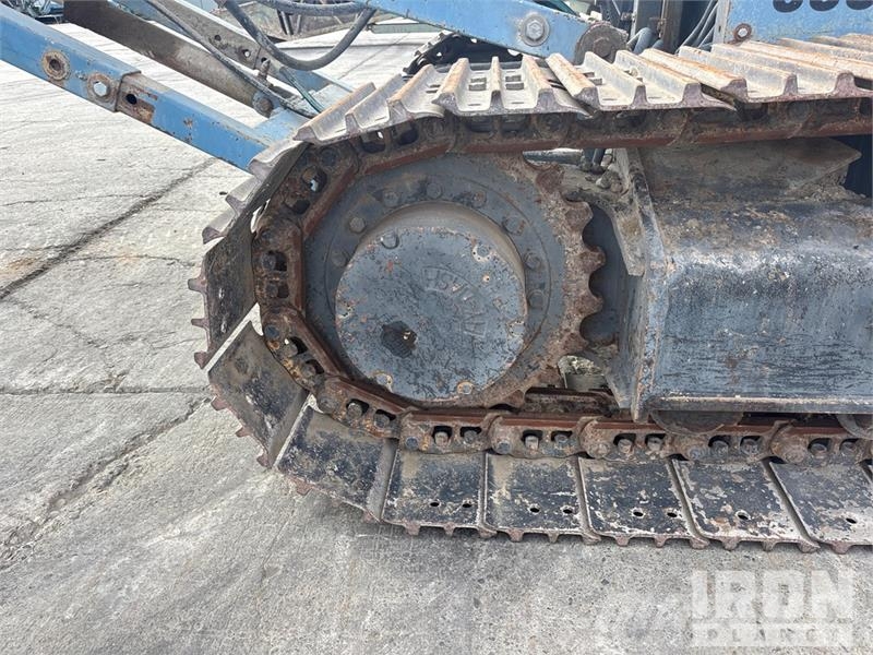  MGL 7536T 32 in x Tracked Stacking Conveyor معدات البناء - غير ذلك