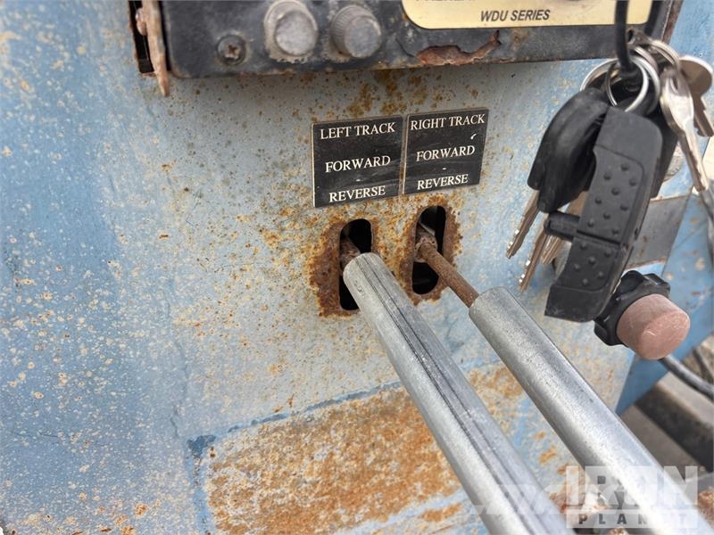  MGL 7536T 32 in x Tracked Stacking Conveyor معدات البناء - غير ذلك