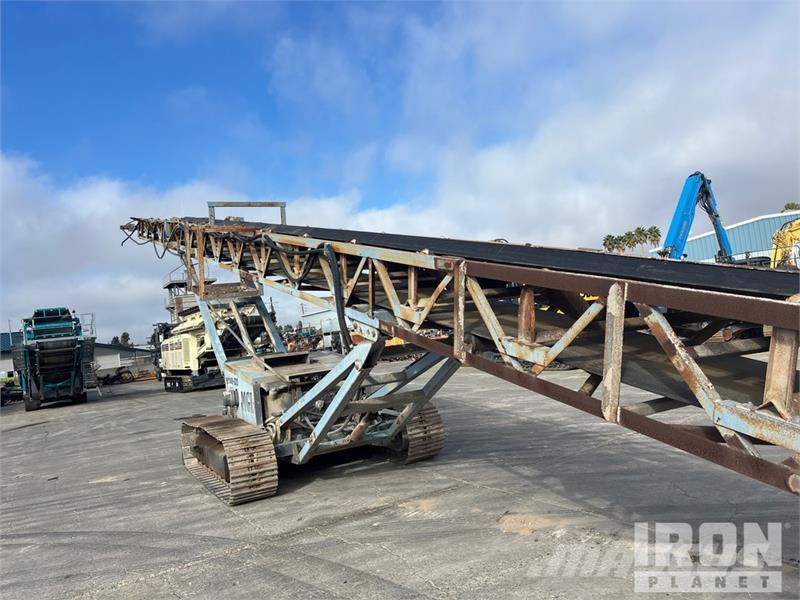  MGL 7536T 32 in x Tracked Stacking Conveyor معدات البناء - غير ذلك