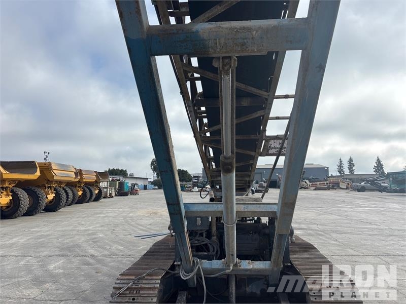  MGL 7536T 32 in x Tracked Stacking Conveyor معدات البناء - غير ذلك