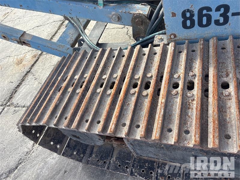  MGL 7536T 32 in x Tracked Stacking Conveyor معدات البناء - غير ذلك