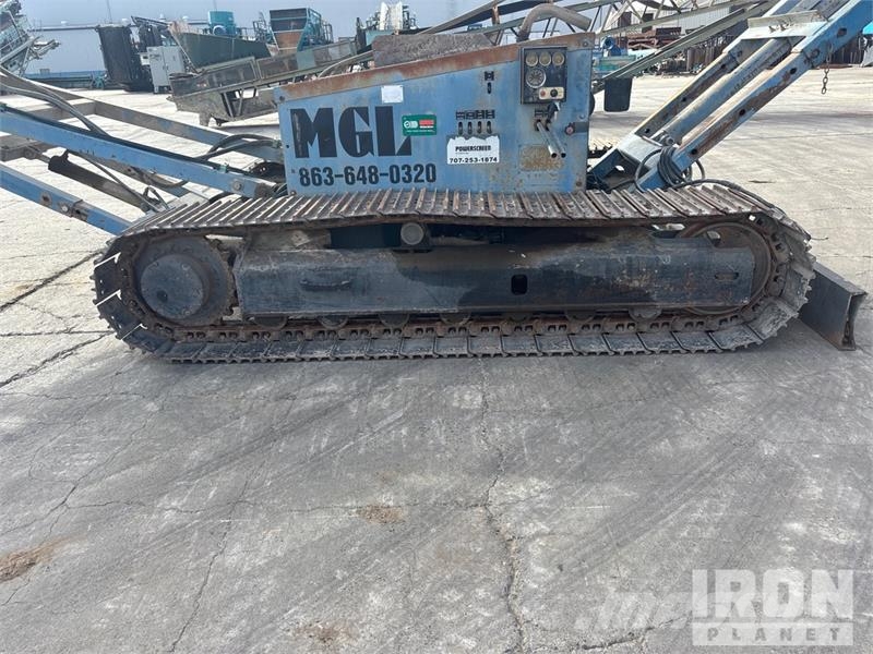  MGL 7536T 32 in x Tracked Stacking Conveyor معدات البناء - غير ذلك