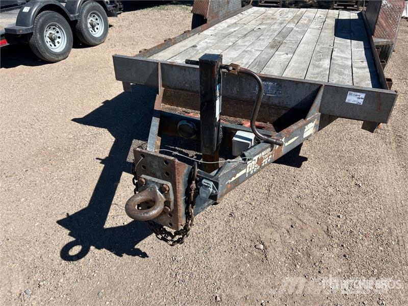 Miller 16 ft T/A Equipment Trailer مقطورات مركبات نقل