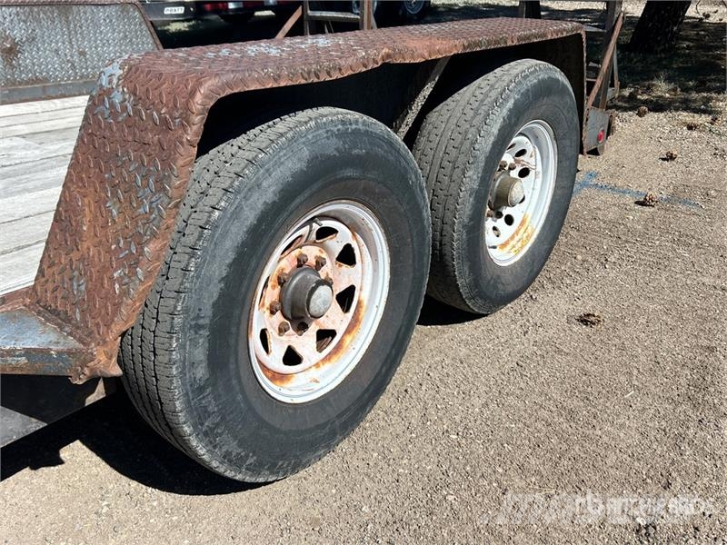 Miller 16 ft T/A Equipment Trailer مقطورات مركبات نقل