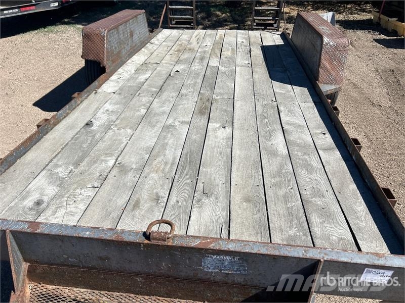 Miller 16 ft T/A Equipment Trailer مقطورات مركبات نقل