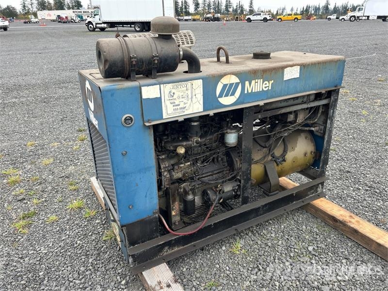 Miller 220 A Skid-Mounted Stick Engine Driven Welder Varilni instrumenti