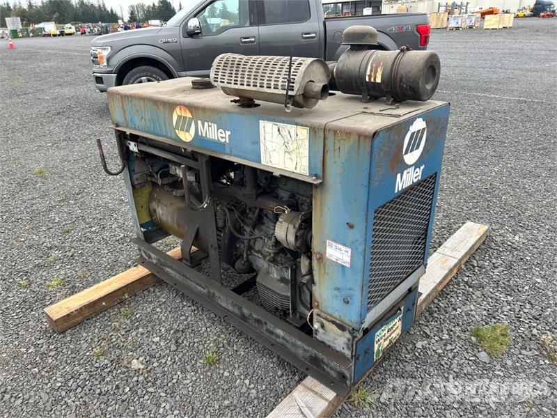 Miller 220 A Skid-Mounted Stick Engine Driven Welder Varilni instrumenti