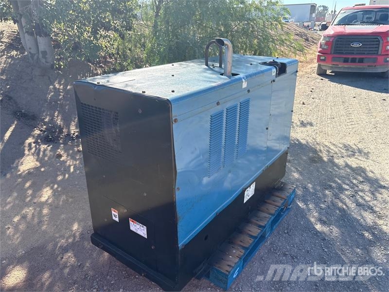 Miller Big Blue 402 D 50 A Skid-Mounted Multi-Process Eng Máquinas de solda