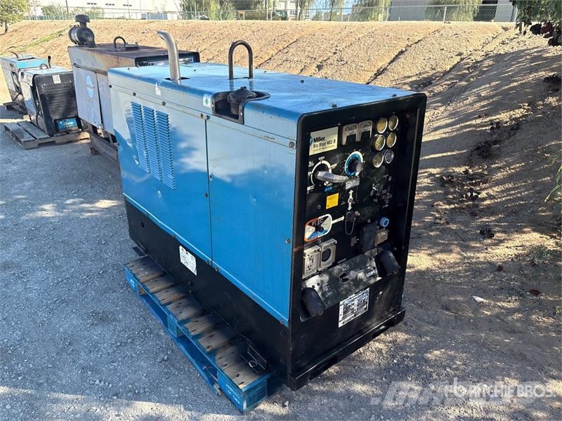 Miller Big Blue 402 D 50 A Skid-Mounted Multi-Process Eng Máquinas de solda