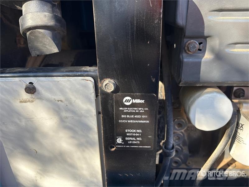 Miller Big Blue 402 D 50 A Skid-Mounted Multi-Process Eng Máquinas de solda