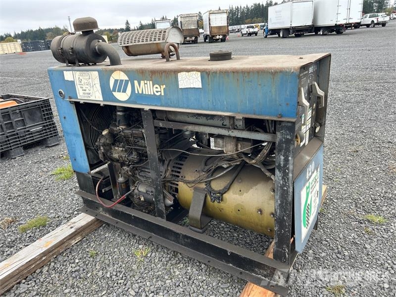 Miller Big D4 220 A Skid-Mounted Stick Engine Driven Weld Aparati za zavarivanje