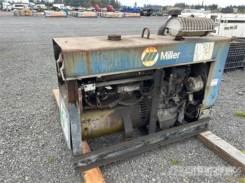 Miller Big D4 220 A Skid-Mounted Stick Engine Driven Weld Aparati za zavarivanje