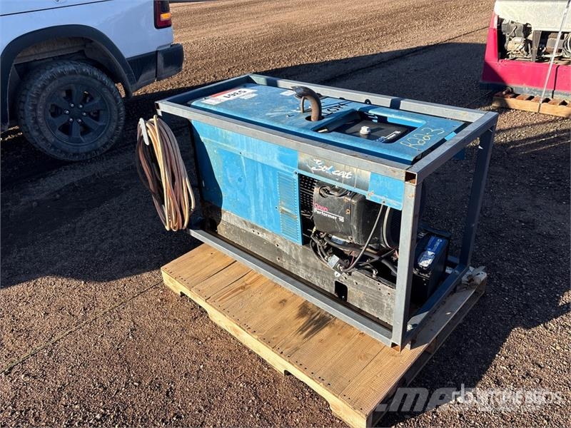 Miller Bobcat 225D 焊接機