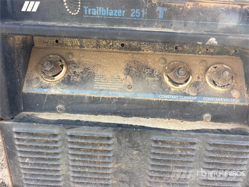 Miller Trailblazer 251 焊接機