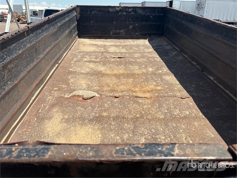 Millerbilt 12 ft T/A Dump Utility Trailer Bañera