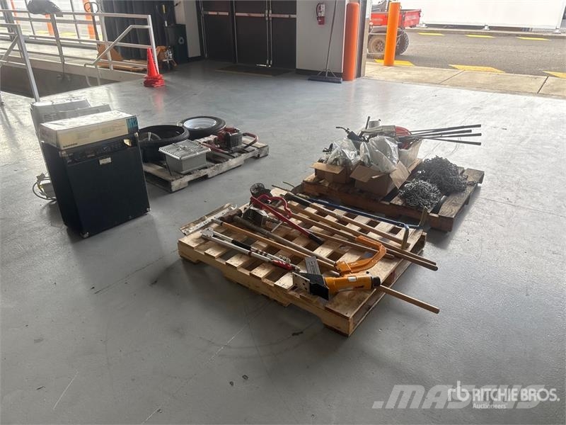  Misc tools, chains, air conditioner units Drugi deli