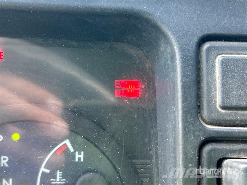 Mitsubishi FE180 Platformas/izkraušana no sāniem