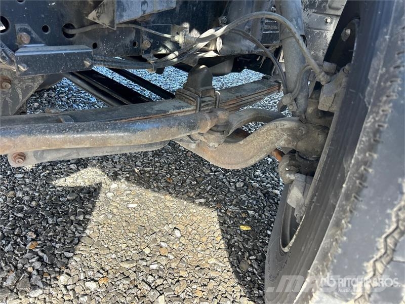 Mitsubishi FE180 Platformas/izkraušana no sāniem