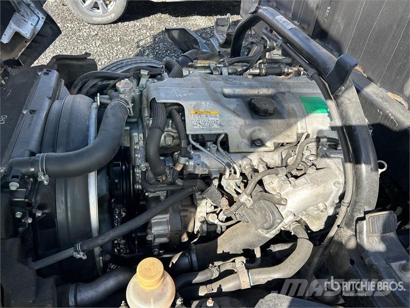 Mitsubishi FE180 Platformas/izkraušana no sāniem