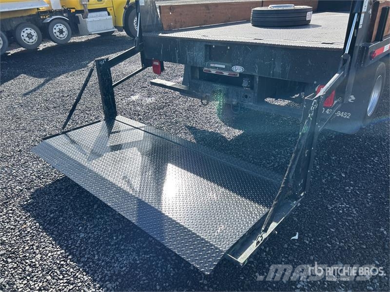 Mitsubishi FE180 Platformas/izkraušana no sāniem
