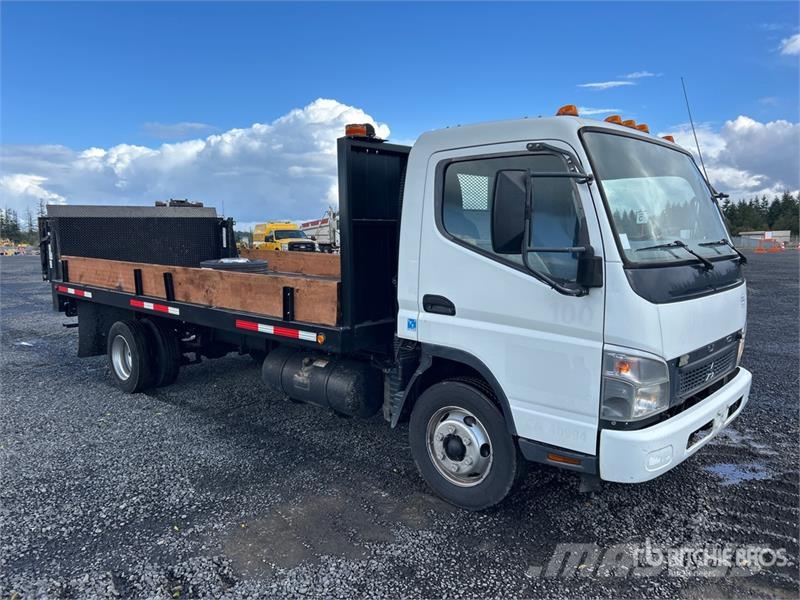Mitsubishi FE180 Platformas/izkraušana no sāniem