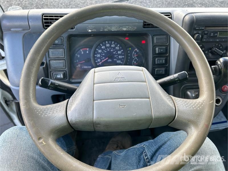 Mitsubishi FE180 Platformas/izkraušana no sāniem