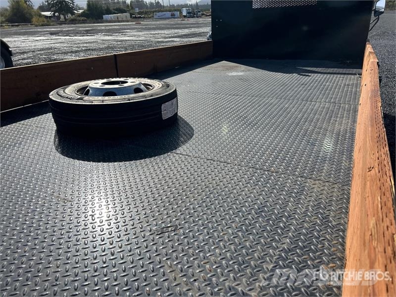 Mitsubishi FE180 Platformas/izkraušana no sāniem