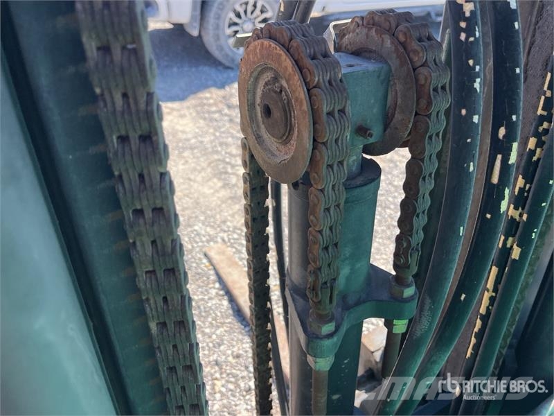 Mitsubishi FG25NGLP 4500 lb Cushion Tire Forklift (Inoperable Gaffeltrucks - andre