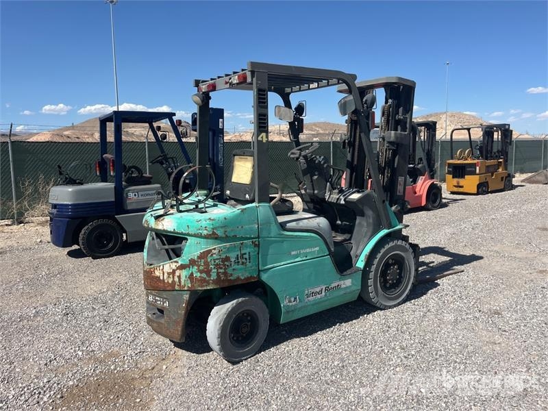 Mitsubishi FG25NGLP 4500 lb Cushion Tire Forklift (Inoperable Viličari - ostalo