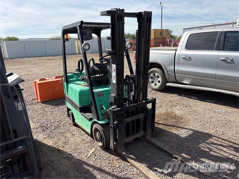 Mitsubishi FGC15K 2700 lb Forklift (Inoperable) Viličarji - drugo