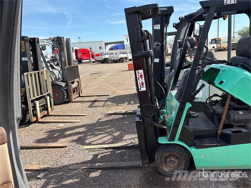 Mitsubishi FGC15K 2700 lb Forklift (Inoperable) Viličarji - drugo