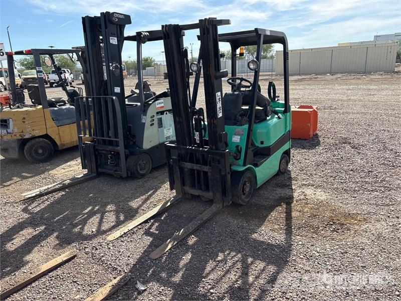 Mitsubishi FGC15K 2700 lb Forklift (Inoperable) Viličarji - drugo