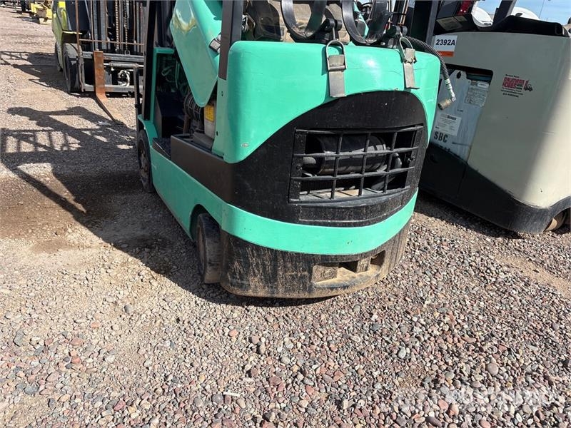 Mitsubishi FGC15K 2700 lb Forklift (Inoperable) Viličarji - drugo