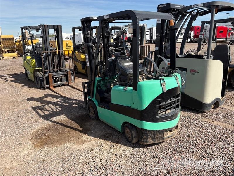 Mitsubishi FGC15K 2700 lb Forklift (Inoperable) Viličarji - drugo