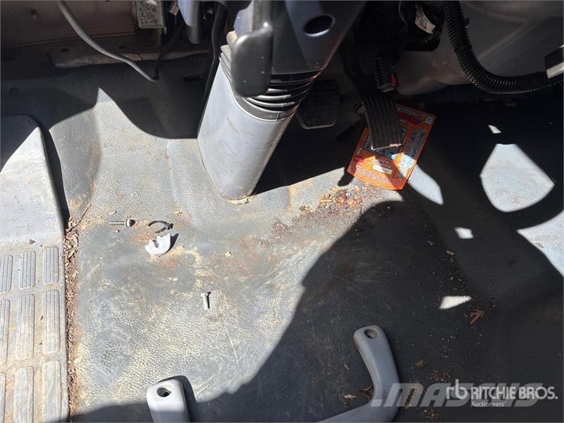 Mitsubishi Fuso FE 4x2 Landscape Truck (Inoperable) Egyéb
