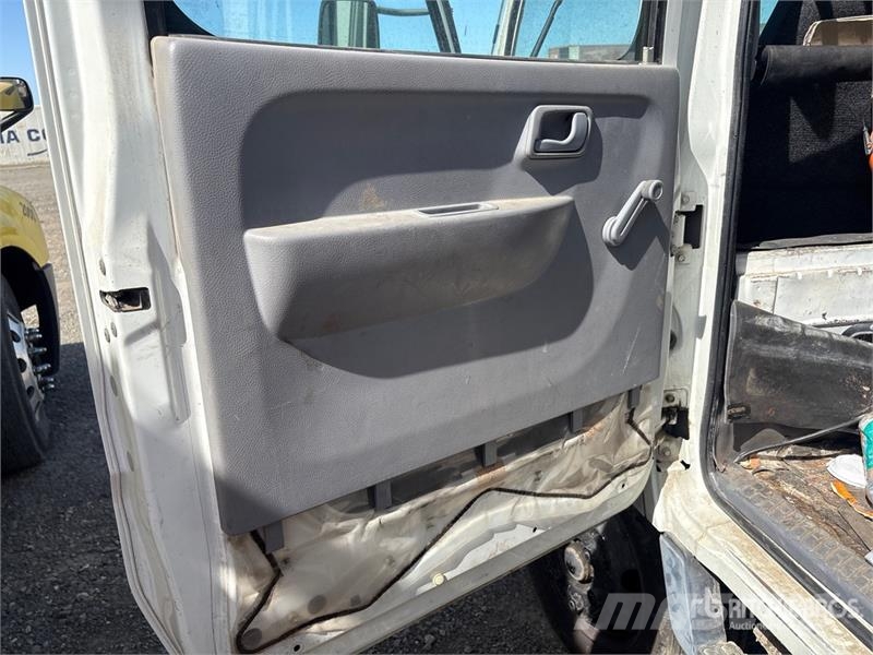 Mitsubishi Fuso FE 4x2 Landscape Truck (Inoperable) Egyéb