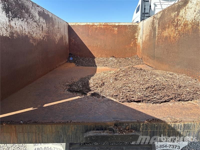 Mitsubishi Fuso FE 4x2 Landscape Truck (Inoperable) Egyéb