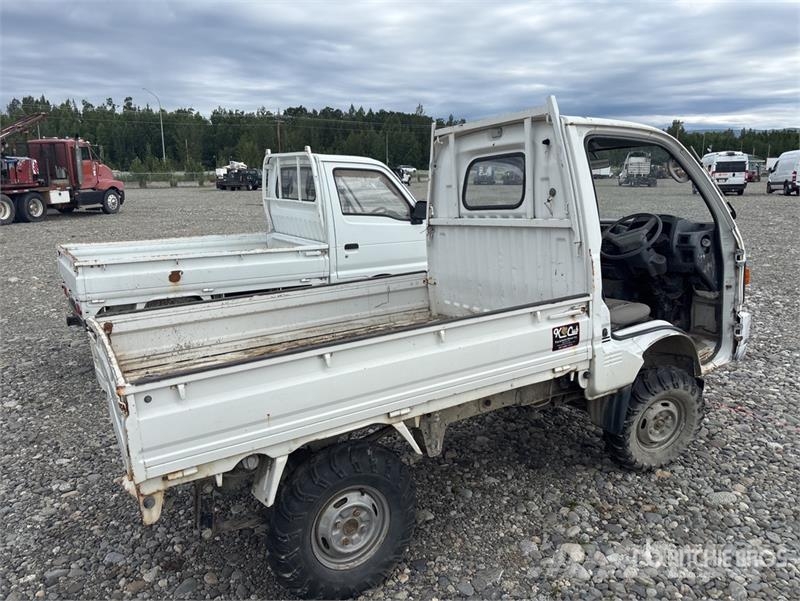 Mitsubishi U42T 4x4 Pickup (Inoperable) Andere Transporter